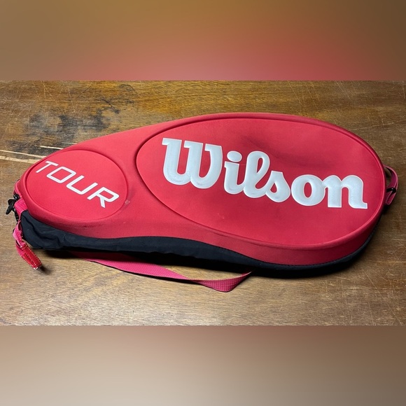 Wilson Tour Tennis Bag - Red - 9 Pack - Small Signs Of Use - See Pictures - Picture 7 of 8